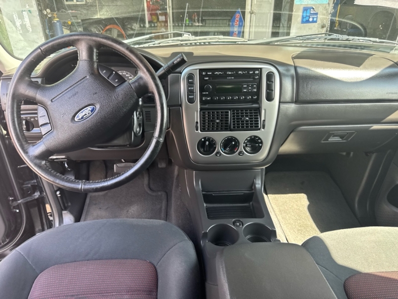 2005 Ford Explorer XLT - Photo 7