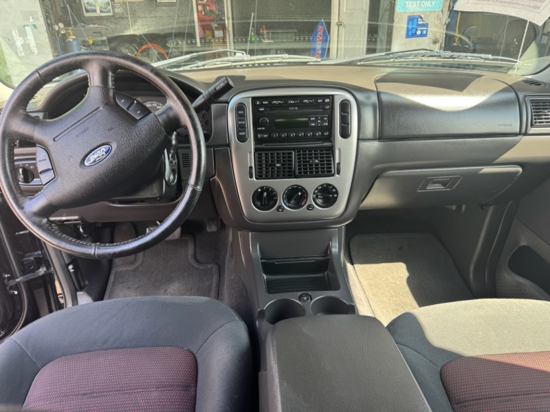 2005 Ford Explorer XLT - Photo 6