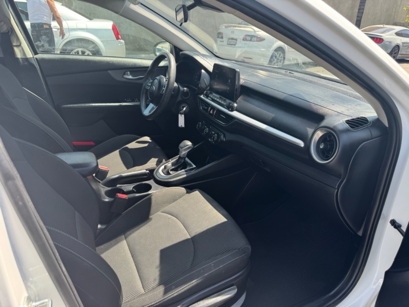 2021 Kia Forte FE - Photo 14