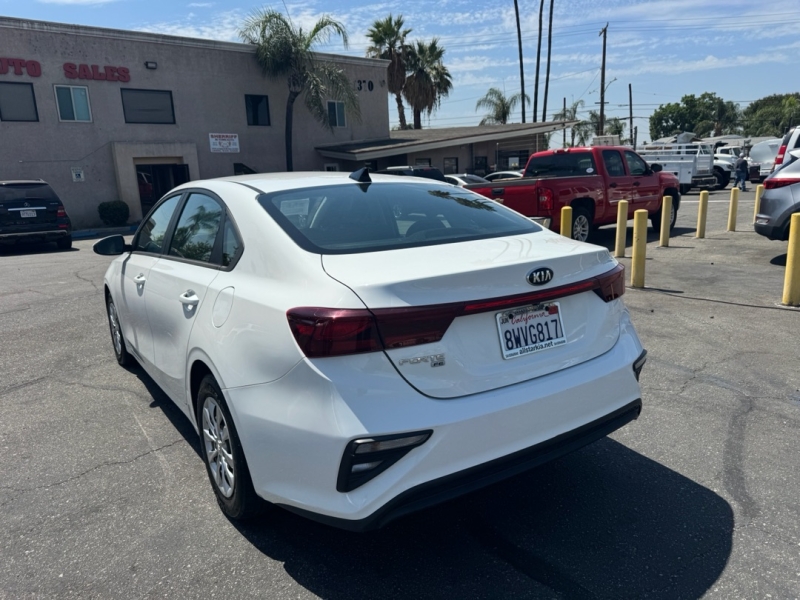 2021 Kia Forte FE - Photo 28