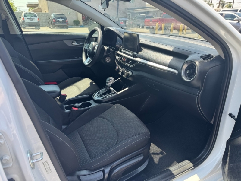 2021 Kia Forte FE - Photo 19