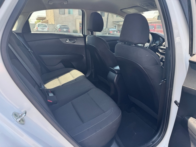 2021 Kia Forte FE - Photo 12