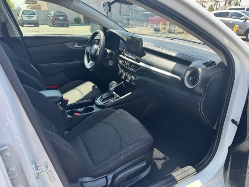 2021 Kia Forte FE - Photo 22