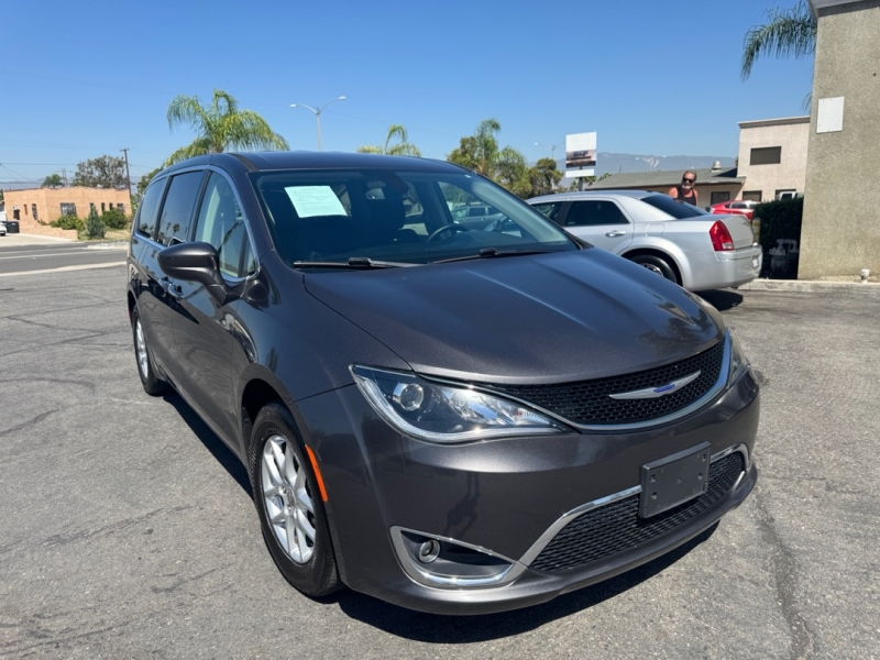 2020 Chrysler Pacifica Touring