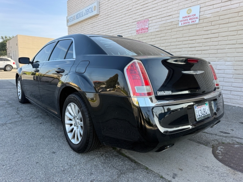 2012 Chrysler 300 Base's photo