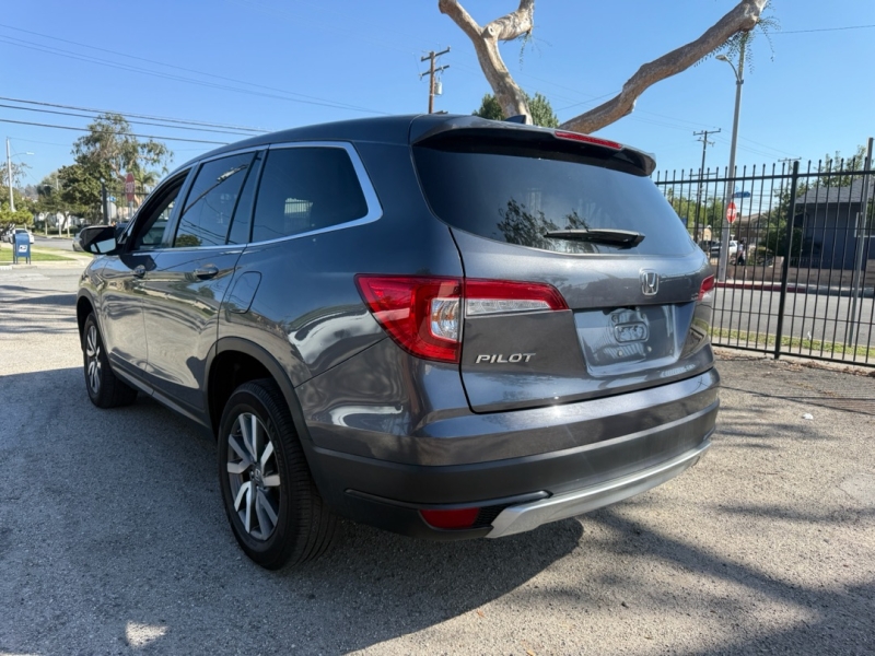2021 Honda Pilot EX's photo