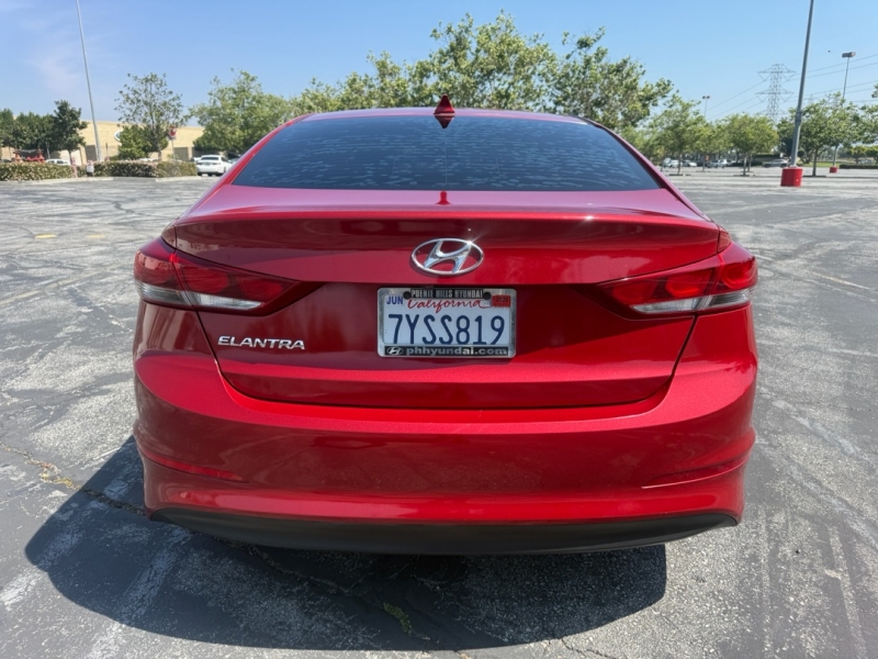 2017 Hyundai Elantra SE - Photo 2