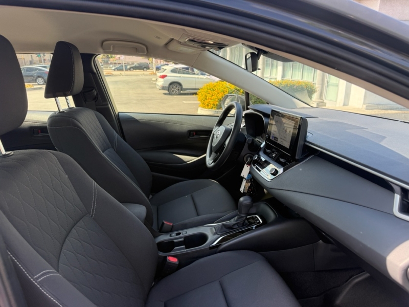 2026 Toyota Corolla LE - Photo 6
