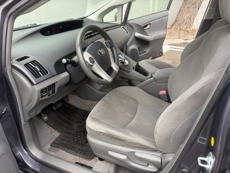 2010 Toyota Prius III - Photo 15
