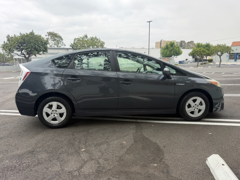 2010 Toyota Prius III - Photo 3