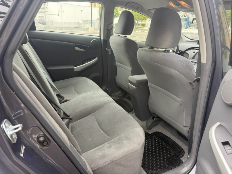 2010 Toyota Prius III - Photo 8
