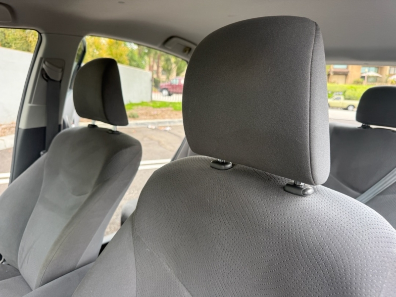 2010 Toyota Prius III - Photo 17