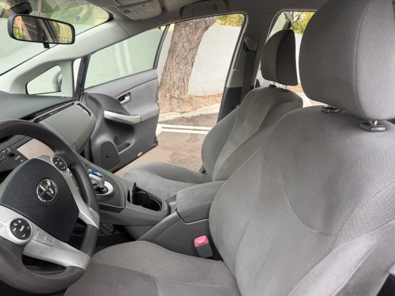 2010 Toyota Prius III - Photo 16