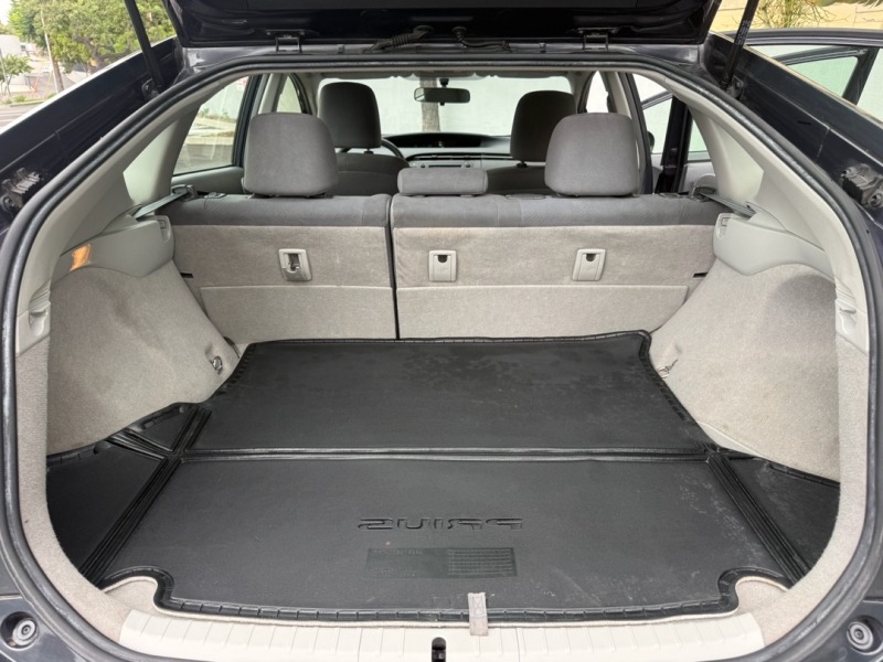 2010 Toyota Prius III - Photo 11
