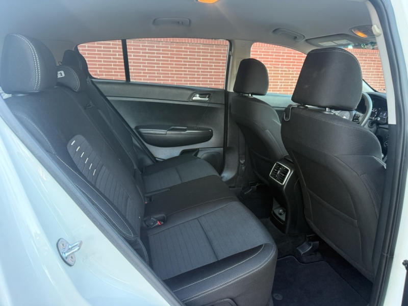 2018 Kia Sportage LX - Photo 8