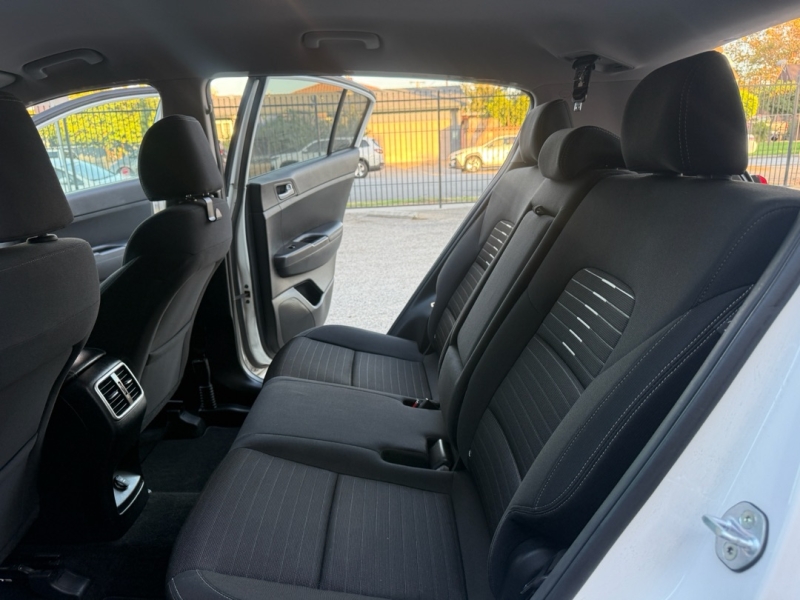 2018 Kia Sportage LX - Photo 12