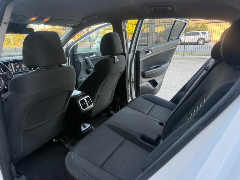 2018 Kia Sportage LX - Photo 11