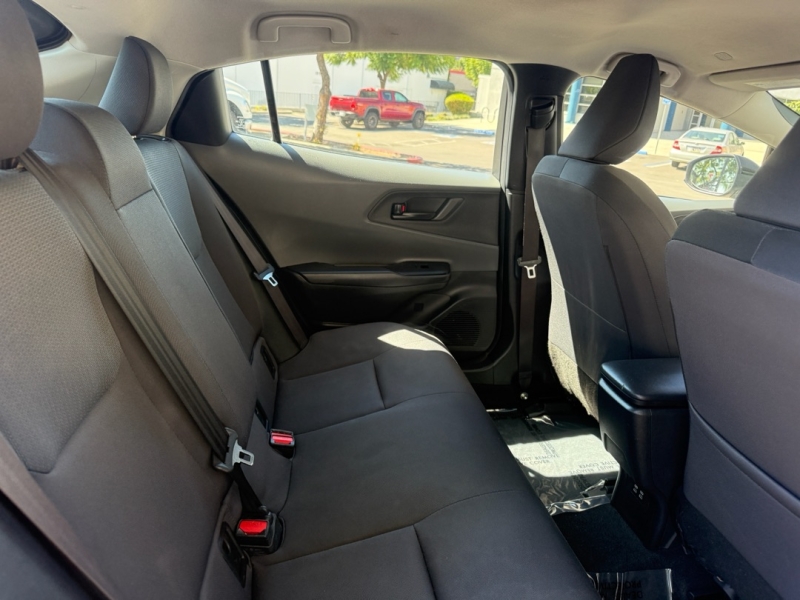 2024 Toyota Prius LE - Photo 32