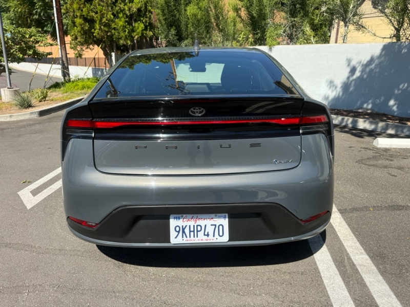 2024 Toyota Prius LE - Photo 25