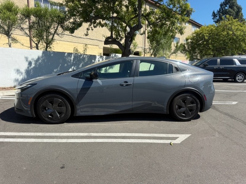 2024 Toyota Prius LE - Photo 46