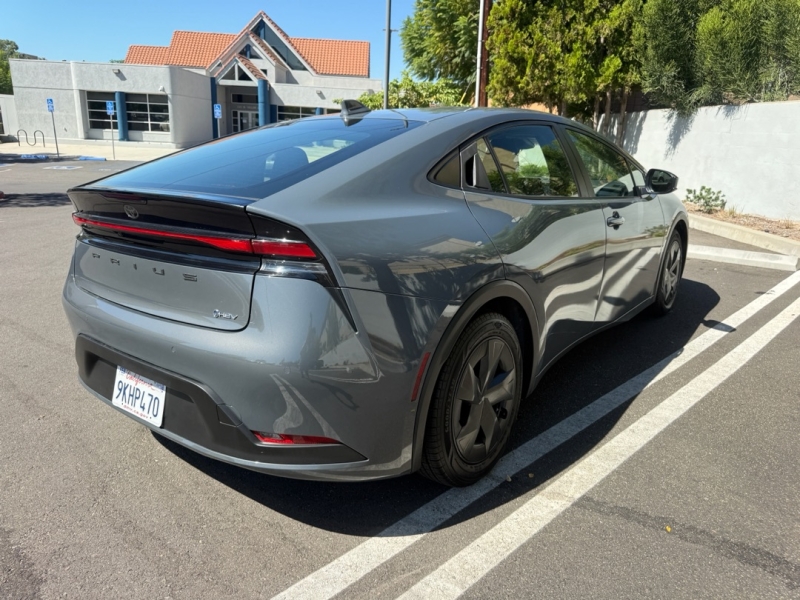 2024 Toyota Prius LE - Photo 26