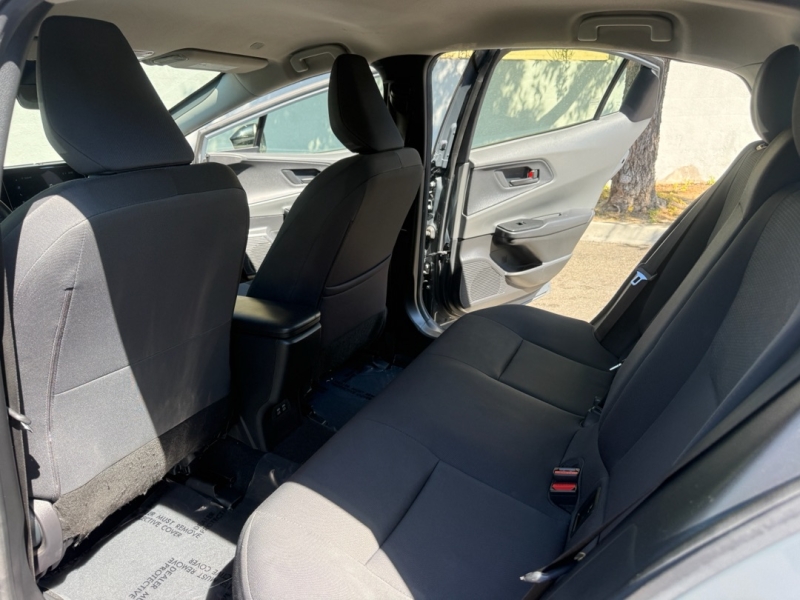 2024 Toyota Prius LE - Photo 13