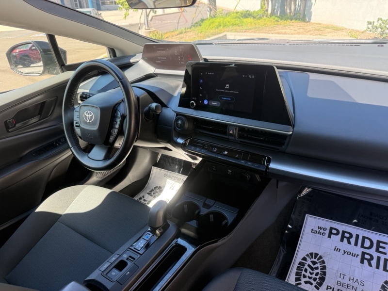 2024 Toyota Prius LE - Photo 7