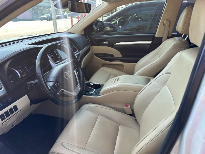 2018 Toyota Highlander XLE's photo