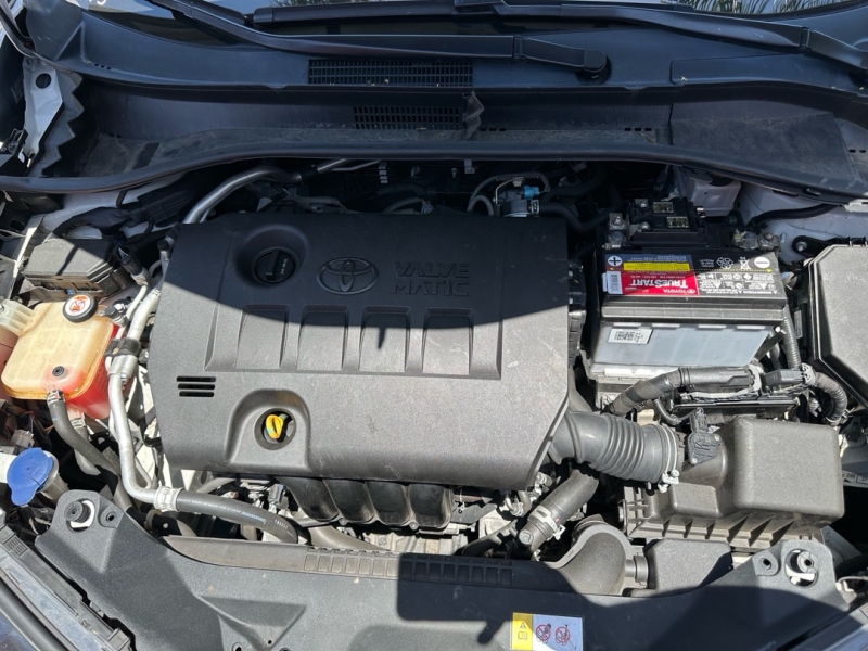 2019 Toyota C-HR Limited's photo