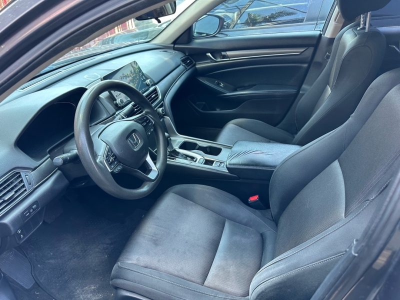 2018 Honda Accord LX's photo