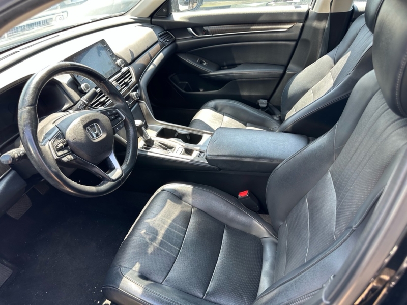 2018 Honda Accord Touring's photo