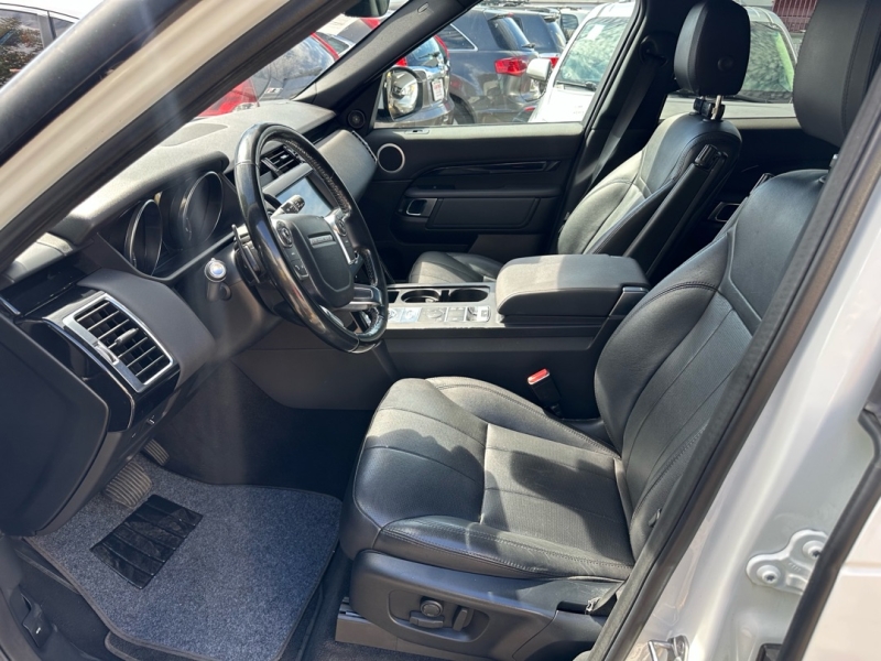 2018 Land Rover Discovery SE's photo