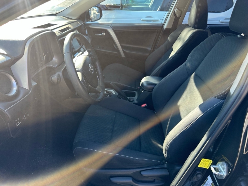 2018 Toyota RAV4 XLE's photo