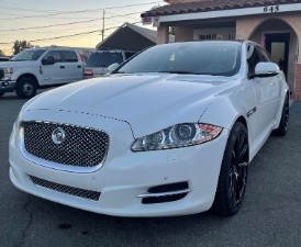 2011 Jaguar XJ Photo