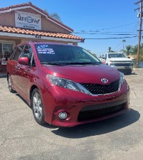 2013 Toyota Sienna Photo