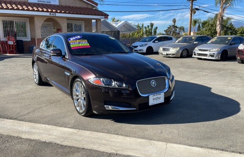 2012 Jaguar XF Photo