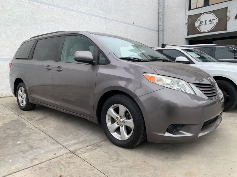 2016 Toyota Sienna Photo