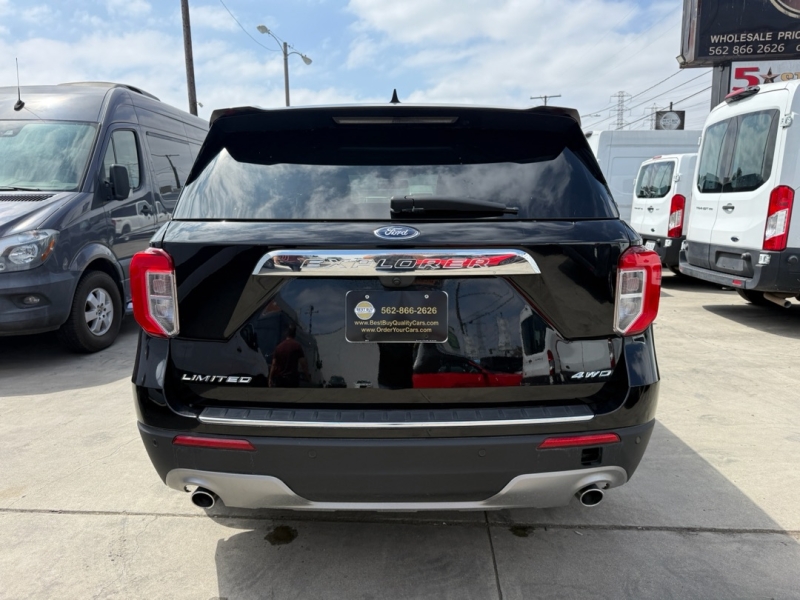 2023 Ford Explorer Limited's photo