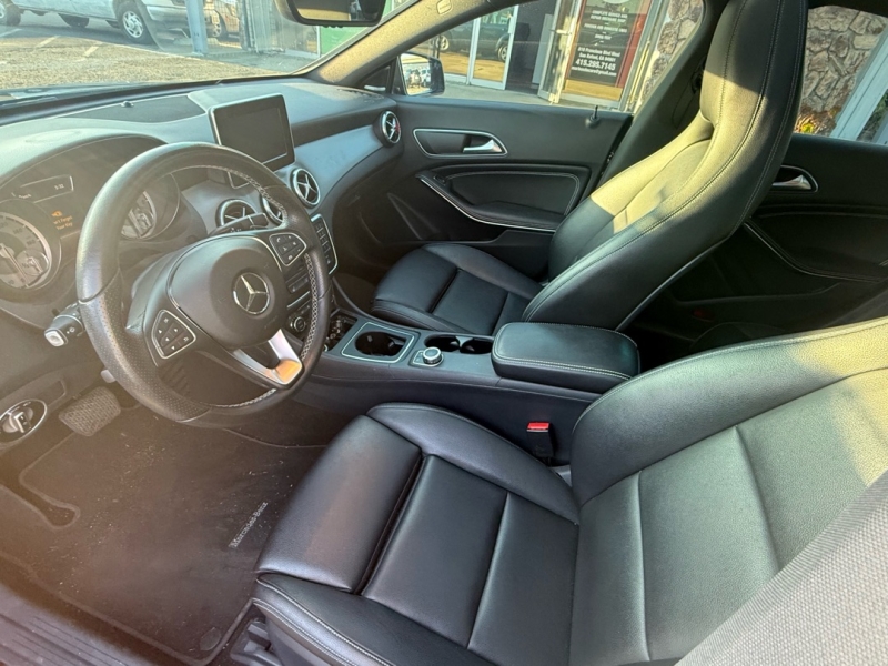 2016 Mercedes-Benz CLA-Class CLA250's photo