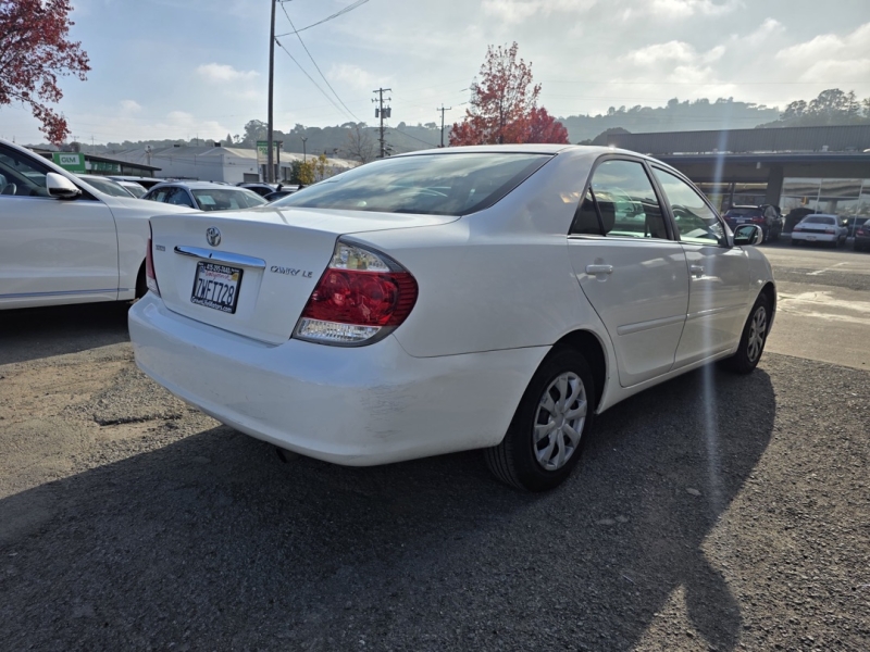 2005 Toyota Camry LE