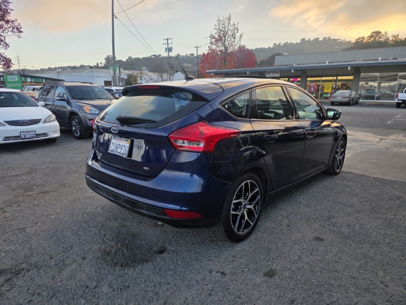 2017 Ford Focus SEL's photo