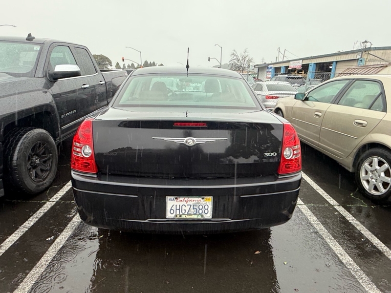 2008 Chrysler 300 LX's photo