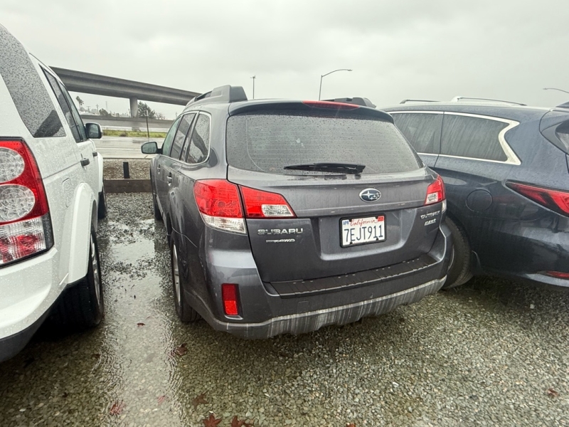 2014 Subaru Outback Base's photo