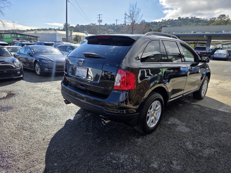 2011 Ford Edge SE's photo