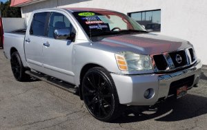 2004 Nissan Titan Photo
