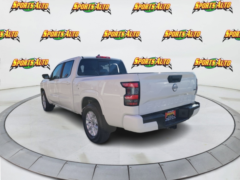 2022 Nissan Frontier SV's photo