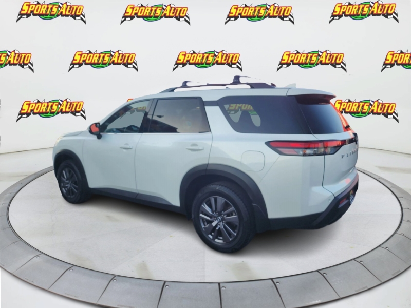 2022 Nissan Pathfinder SV