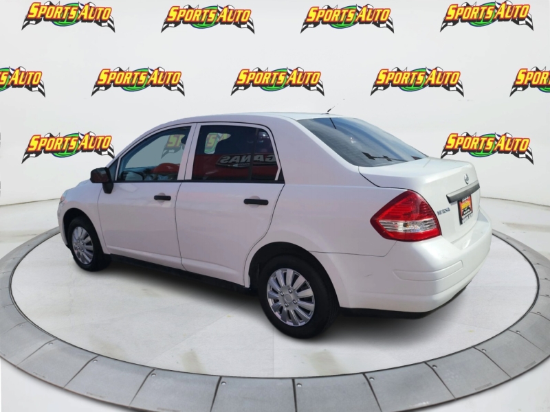 2011 Nissan Versa Base