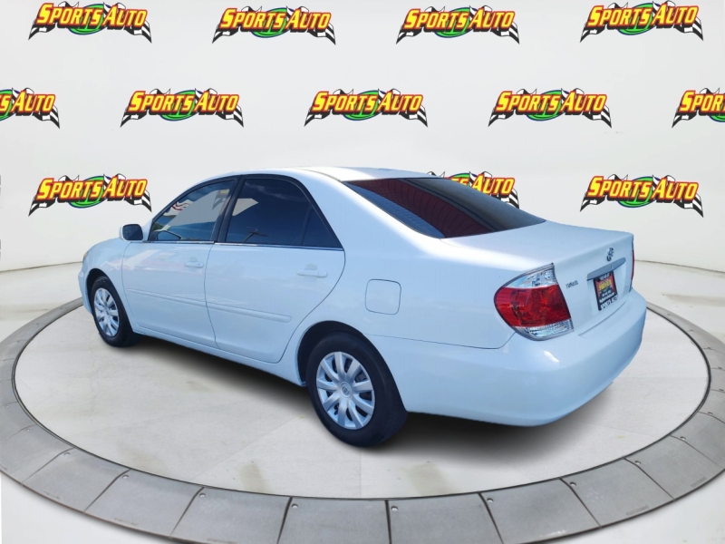 2005 Toyota Camry LE