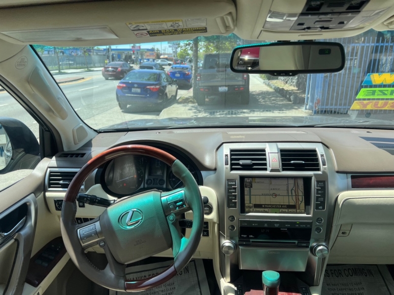 2010 Lexus GX Base's photo